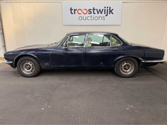 Jaguar - xj 4.2 automaat - oldtimer- 1979 - afbeelding 12 van  26