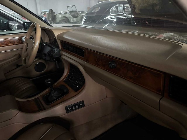 Jaguar - xj40 sport - oldtimer - afbeelding 6 van  14