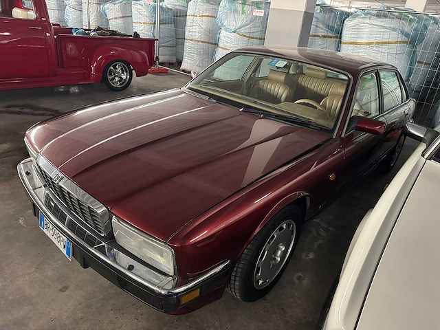 Jaguar - xj40 sport - oldtimer - afbeelding 1 van  14