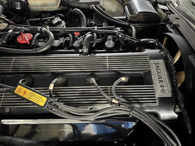 Jaguar - xj6 - oldtimer - afbeelding 4 van  13