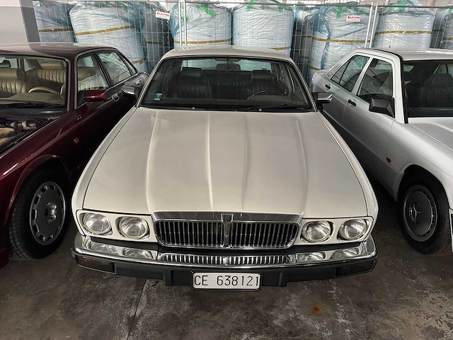 Jaguar - xj6 - oldtimer - afbeelding 6 van  13