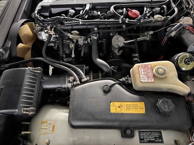 Jaguar - xj6 - oldtimer - afbeelding 10 van  13