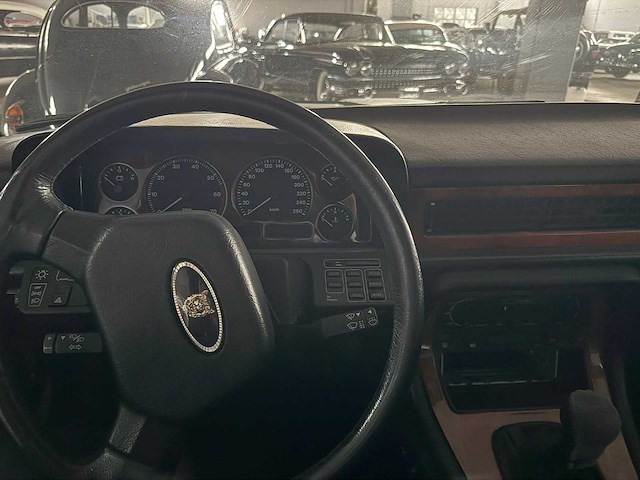 Jaguar - xj6 - oldtimer - afbeelding 13 van  13