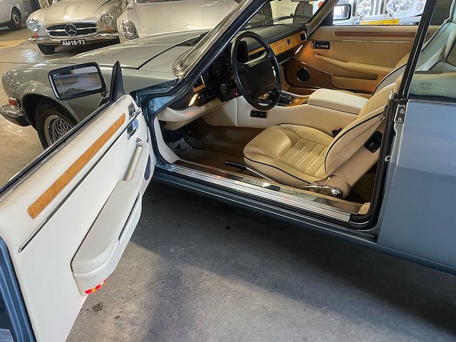 Jaguar - xjs - 5.3 v12 convertible - afbeelding 2 van  26