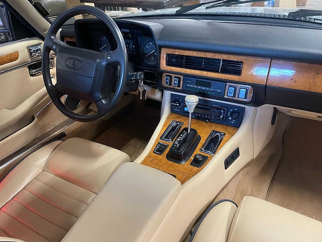 Jaguar - xjs - 5.3 v12 convertible - afbeelding 7 van  26