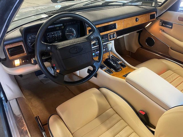 Jaguar - xjs - 5.3 v12 convertible - afbeelding 3 van  26