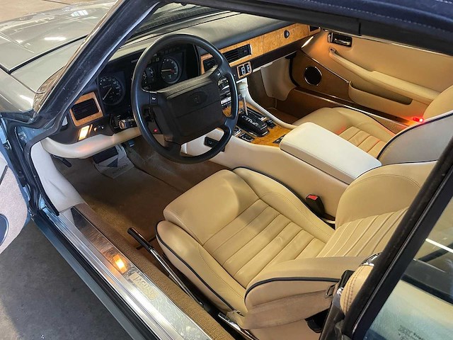 Jaguar - xjs - 5.3 v12 convertible - afbeelding 4 van  26