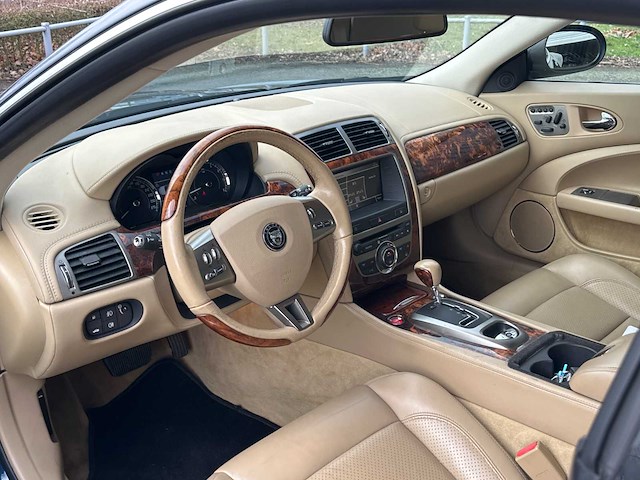 Jaguar - xk - 4.2 v8 coupé - car - 2007 - afbeelding 7 van  37