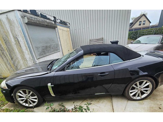 Jaguar - xkr cabriolet - supercharger - youngtimer > 15 - afbeelding 1 van  12