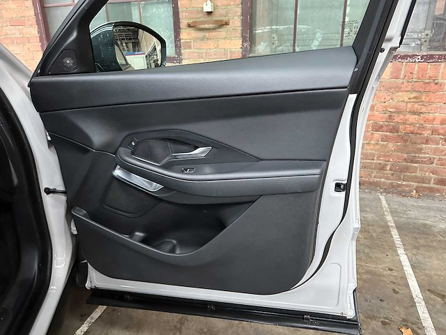 Jaguar e-pace 2.0 d150 awd t150pk 2018 - afbeelding 28 van  41