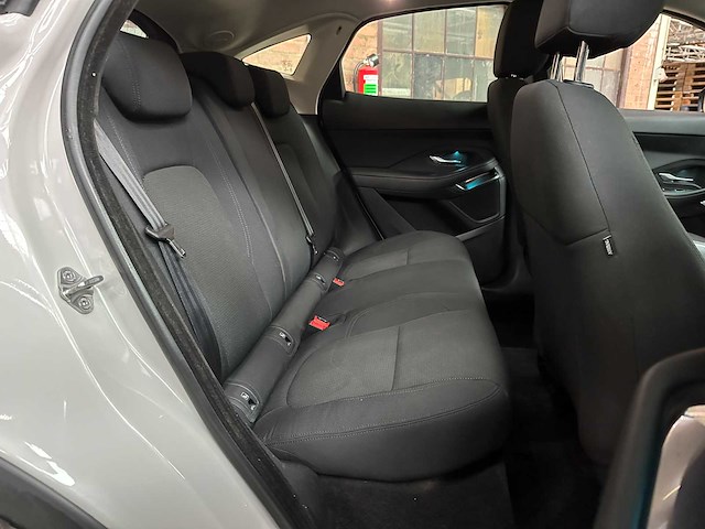 Jaguar e-pace 2.0 d150 awd t150pk 2018 - afbeelding 33 van  41