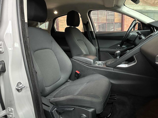 Jaguar e-pace 2.0 d150 awd t150pk 2018 - afbeelding 35 van  41