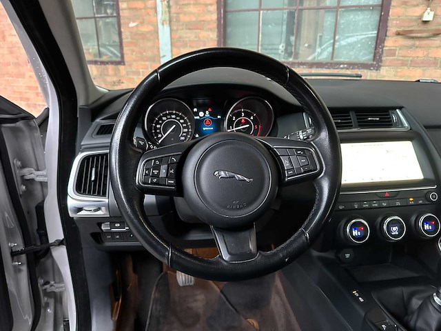 Jaguar e-pace 2.0 d150 awd t150pk 2018 - afbeelding 10 van  41