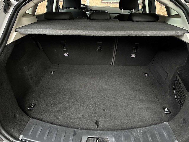 Jaguar e-pace 2.0 d150 awd t150pk 2018 - afbeelding 25 van  41