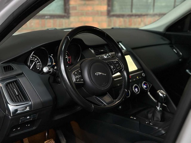 Jaguar e-pace 2.0 d150 awd t150pk 2018 - afbeelding 9 van  41