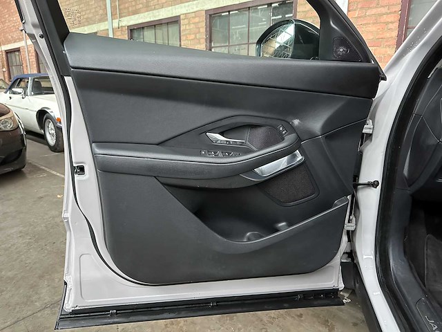 Jaguar e-pace 2.0 d150 awd t150pk 2018 - afbeelding 22 van  41