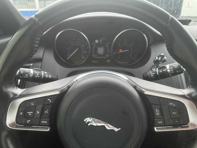 Jaguar e-pace 2.0 d150 r-dyn. s * g-048-df - afbeelding 14 van  16