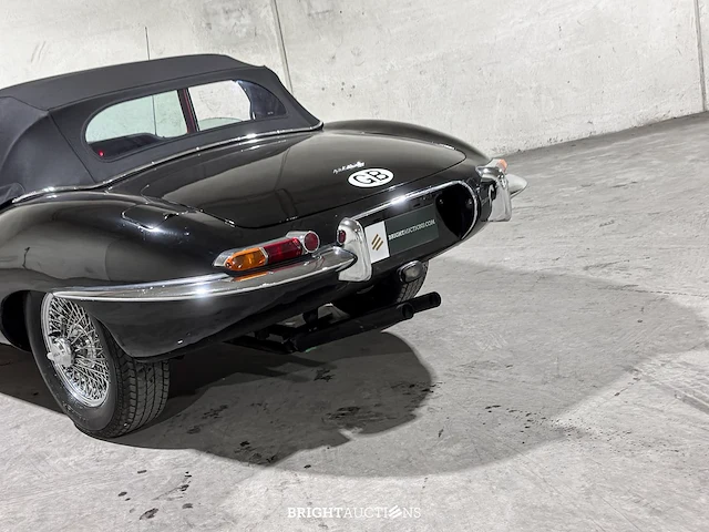 Jaguar e-type roadster 3.8 xk zes-in-lijn series 1 1963 - afbeelding 21 van  44