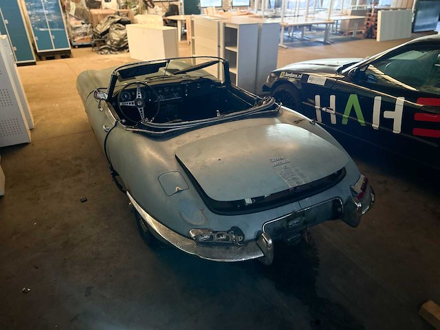 Jaguar e-type xke cabriolet 4.2 6-cilinder in lijn serie 1½ 1968 roadster - afbeelding 10 van  17