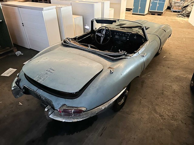 Jaguar e-type xke cabriolet 4.2 6-cilinder in lijn serie 1½ 1968 roadster - afbeelding 8 van  17