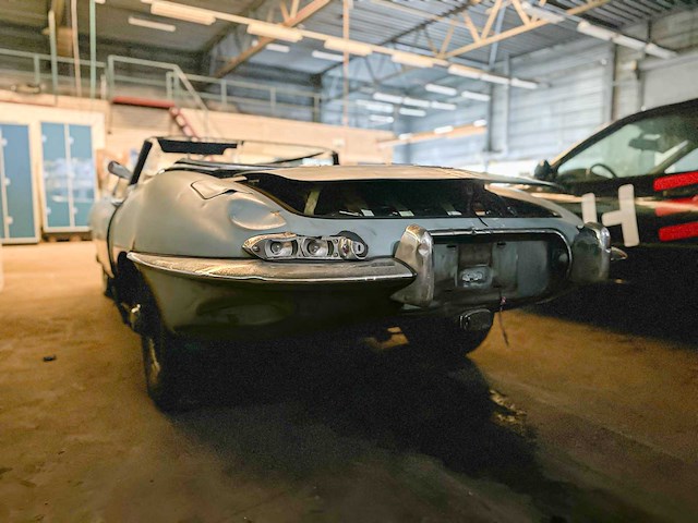 Jaguar e-type xke cabriolet 4.2 6-cilinder in lijn serie 1½ 1968 roadster - afbeelding 9 van  17