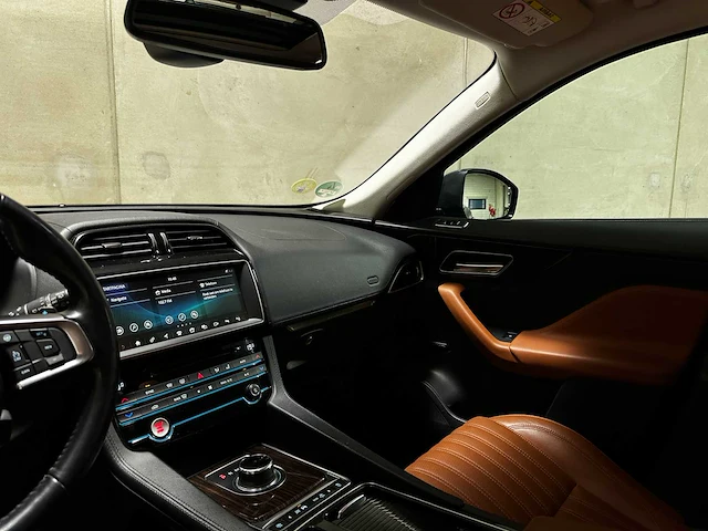 Jaguar f-pace 2.0 portfolio 20d 179pk 2018 (origineel-nl), sf-741-t - afbeelding 16 van  52