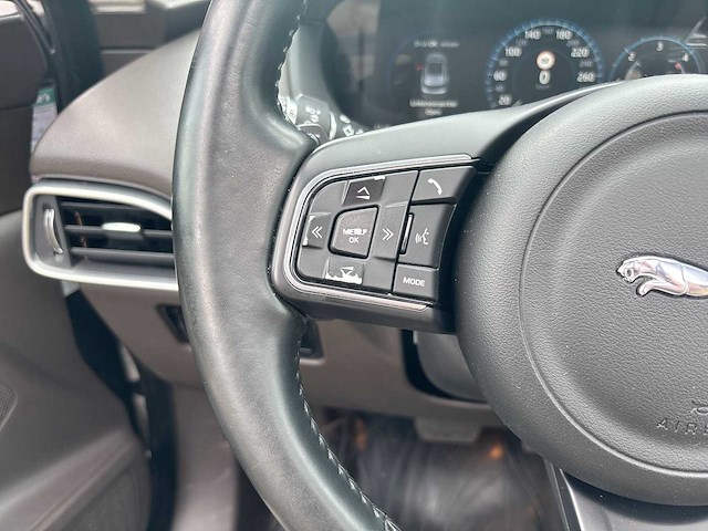 Jaguar f-pace 2.0 portfolio awd 20d 2017 | nr-845-n - afbeelding 13 van  35