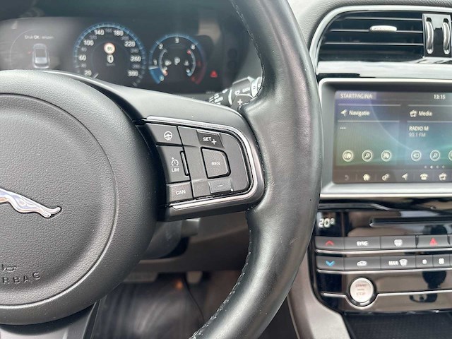 Jaguar f-pace 2.0 portfolio awd 20d 2017 | nr-845-n - afbeelding 14 van  35