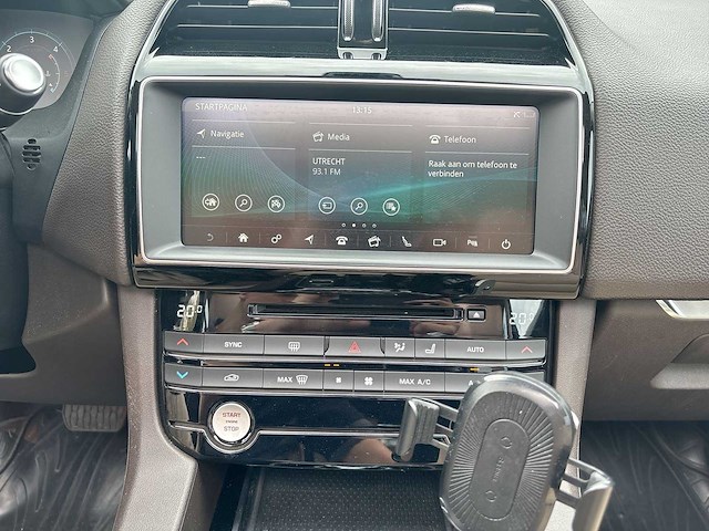 Jaguar f-pace 2.0 portfolio awd 20d 2017 | nr-845-n - afbeelding 15 van  35