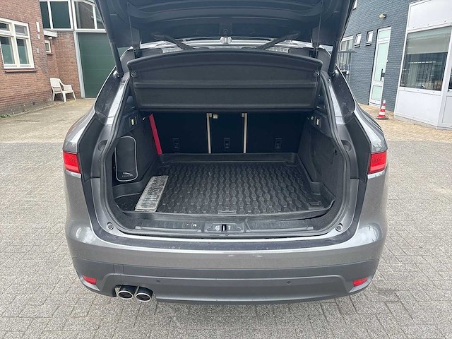 Jaguar f-pace 2.0 portfolio awd 20d 2017 | nr-845-n - afbeelding 18 van  35