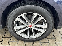 Jaguar f-pace 2.0 portfolio awd 20d | nh-484-p - afbeelding 16 van  24