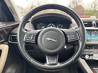 Jaguar f-pace 2.0 portfolio awd 20d | nh-484-p - afbeelding 21 van  23