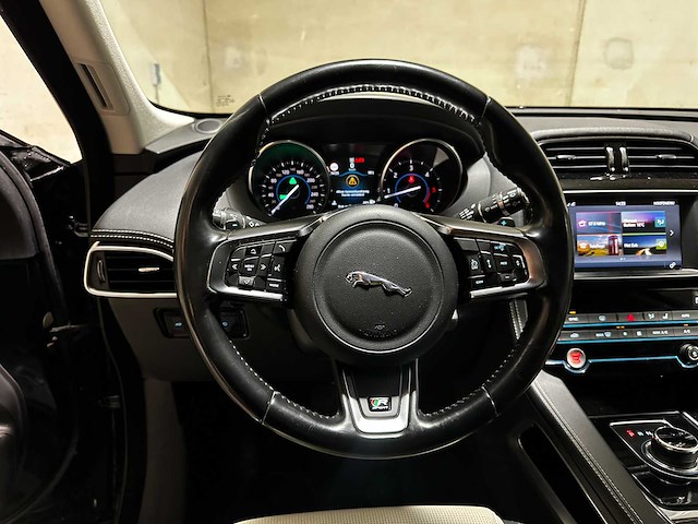 Jaguar f-pace 3.0 v6 s awd 30d 300pk 2017, k-694-sh - afbeelding 10 van  52