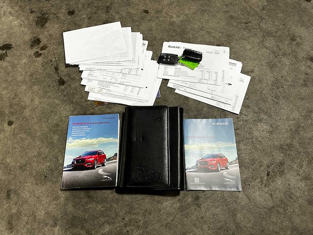Jaguar f-pace 3.0 v6 s awd 30d 300pk 2017, k-694-sh - afbeelding 36 van  52