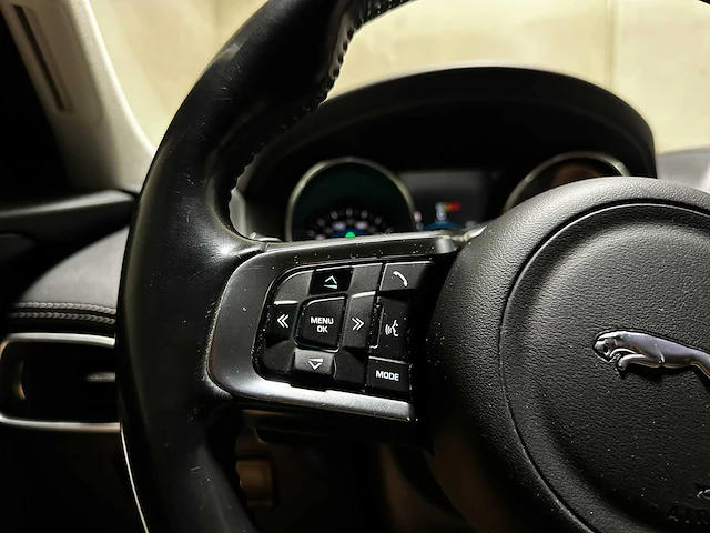 Jaguar f-pace 3.0 v6 s awd 30d 300pk 2017, k-694-sh - afbeelding 16 van  54