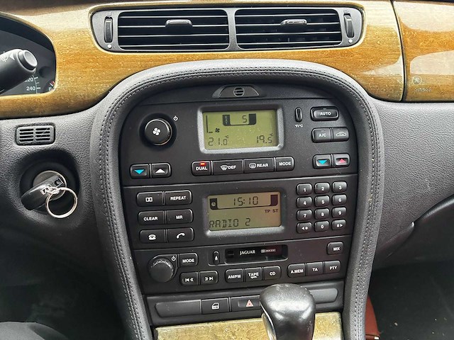 Jaguar s-type 4.2 v8 sport, automaat, 97-nf-xp - afbeelding 10 van  21