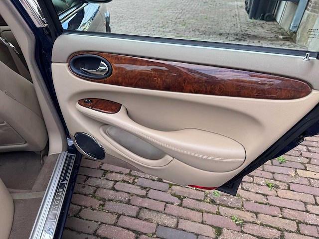 Jaguar sovereign 4.0 v8 17-gb-hf - afbeelding 8 van  18