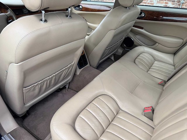 Jaguar sovereign 4.0 v8 17-gb-hf - afbeelding 9 van  18