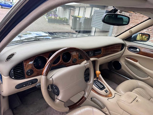 Jaguar sovereign 4.0 v8 17-gb-hf - afbeelding 10 van  18