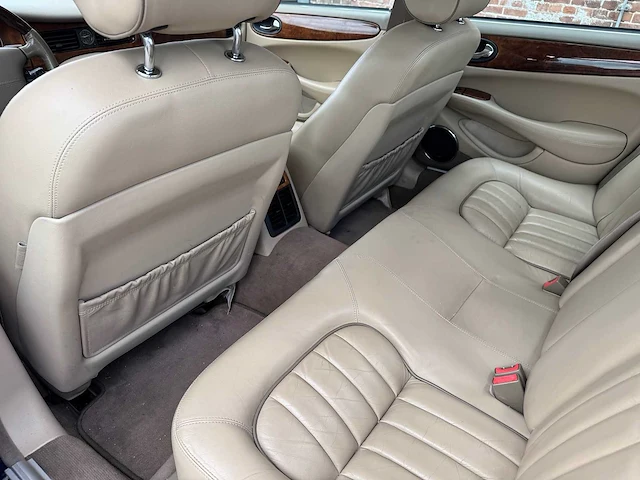Jaguar sovereign 4.0 v8, 17-gb-hf - afbeelding 9 van  18