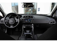 Jaguar xe 2.0 d r-sport | gp-258-k i - afbeelding 9 van  19