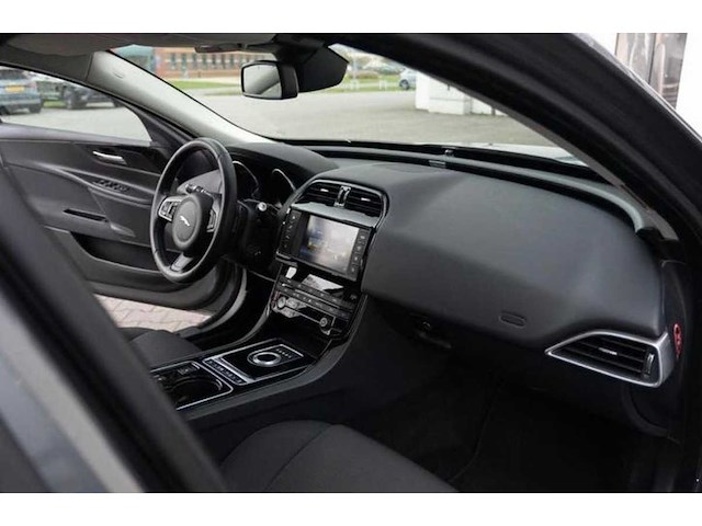 Jaguar xe 2.0 d r-sport | gp-258-k i - afbeelding 10 van  19