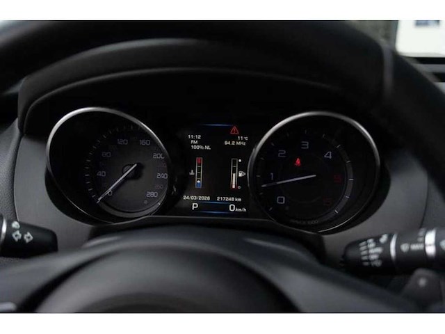 Jaguar xe 2.0 d r-sport | gp-258-k i - afbeelding 17 van  19
