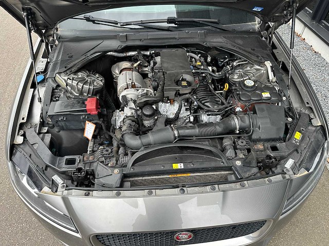 Jaguar xf 2.0d r sport duits kenteken - afbeelding 10 van  18