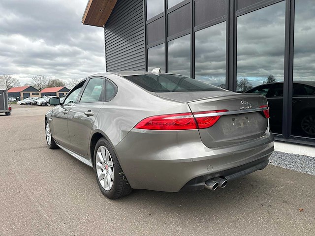 Jaguar xf 2.0d r sport duits kenteken/motor defect. - afbeelding 12 van  18