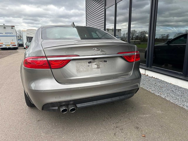 Jaguar xf 2.0d r sport duits kenteken/motor defect. - afbeelding 13 van  18