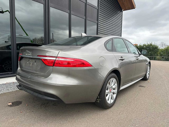 Jaguar xf 2.0d r sport duits kenteken/motor defect. - afbeelding 14 van  18