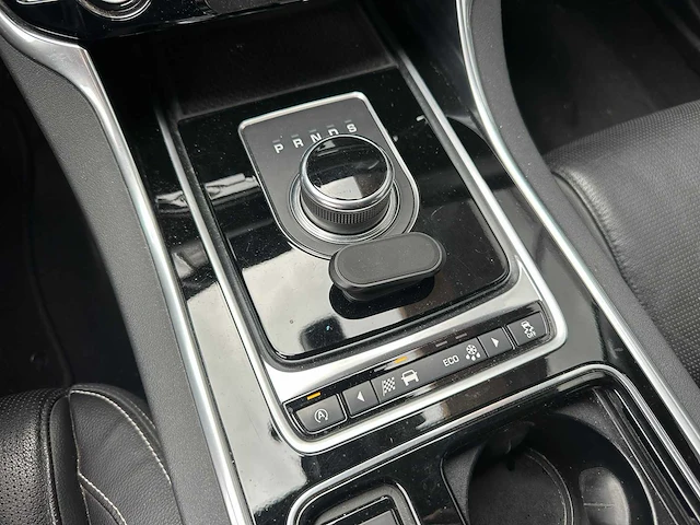 Jaguar xf 2.0d r sport duits kenteken/motor defect. - afbeelding 8 van  18