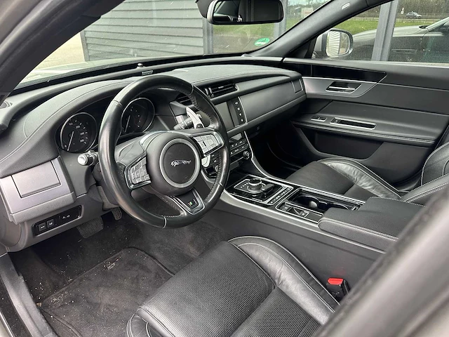 Jaguar xf 2.0d r sport duits kenteken/motor defect. - afbeelding 18 van  18