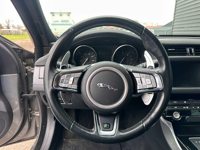 Jaguar xf 2.0d r sport motor defect duits kenteken - afbeelding 5 van  18
